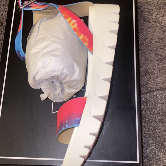 Last Pair Size 9 NWt - Picture 3 of 5